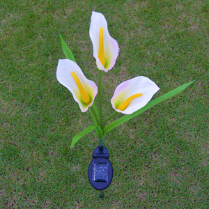 Lampes de jardin extérieures étanches IP65 <span class=keywords><strong>Calla</strong></span> Lily LED Lampes solaires intelligentes à fleurs pour jardins et parcs Corps de lampe en plastique - Product Image 2