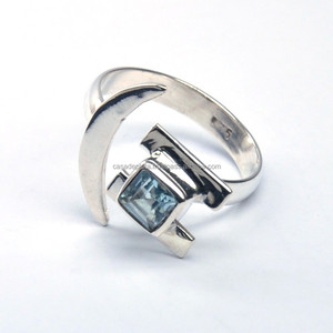 Piedra preciosa de Topacio Azul de forma cuadrada con anillo de Plata de Ley 925 de media luna con ajuste de bisel plateado anillo de moda. - Product Image 2