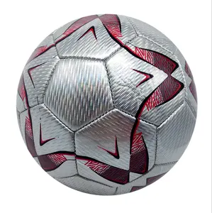 Tedarikçisi spor ürünleri düşük fiyat çin PVC futbol özel boyut 5 futbol topu eğitim