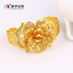 <span class=keywords><strong>Bracciale</strong></span> Aperto Placcato <span class=keywords><strong>Oro</strong></span> <span class=keywords><strong>24k</strong></span> con Design a Rosa di Xuping per Donne - Product Image 5