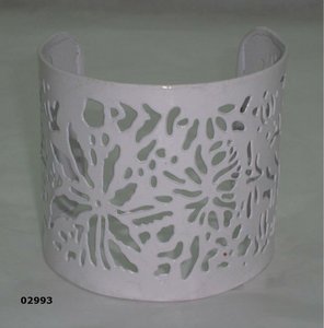Pulseras abiertas de latón blanco con diseño grabado para niñas y mujeres - Product Image 2