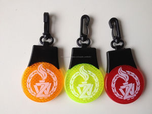 vendedora caliente del bulbo de plástico del bolso de escuela del intermitente led de seguridad reflector <span class=keywords><strong>con</strong></span> mosquetón - Product Image 3