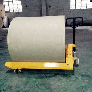 Chariot à palettes manuel pour rouleaux de papier, de plastique et de film, capacité de 2 tonnes et 3 tonnes - Product Image 6