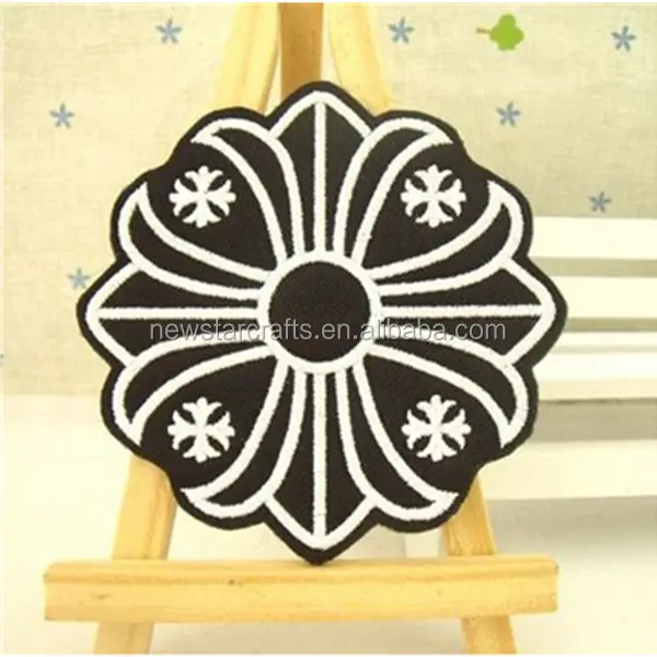 Custom design metal flower shape brass name plate design for school