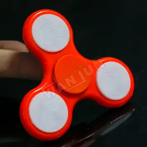 Led de plástico dedo fidget spinner/cool spinners tri fidget