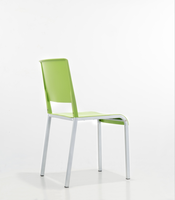 Mobilier de bureau en plastique Chaises colorées empilables Chaise pliante de bureau scolaire