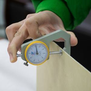 ألواح أبواب خشبية مصنوعة من البلاستيك المقوى بالخشب (<span class=keywords><strong>PVC</strong></span>/WPC) بتصميم جديد من مصنع صيني بسعر رخيص - Product Image 5