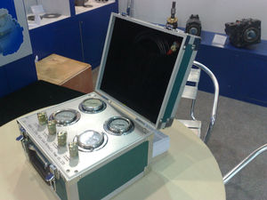 ポータブル油圧ポンプ圧力と流量測定器やテスター - Product Image 1