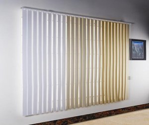 Tous les stores Stores enrouleurs en PVC encastrés pour l'extérieur Baguette classique à ressort Contrôle et ouverture centrale - Product Image 3