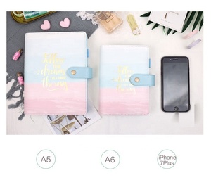 Hoàn Hảo Quà Tặng Bơm Lại Sinh Viên A6 A5 Màu Sắc Đầy Đủ In Vàng Foiling PU Da Nhật Ký Máy Tính Xách Tay Bìa Chương Trình Tổ Chức - Product Image 2