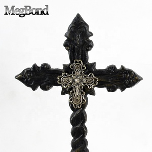 Croix en fonte pour décoration de table, croix debout en métal avec base en finition noire mate - Product Image 4