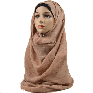 Venta al por mayor 2025 Venta caliente Barato Musulmanes Velos e Hijabs de alta calidad liso de viscosa Jacquard Pañuelo Hijab Mujeres - Product Image 2