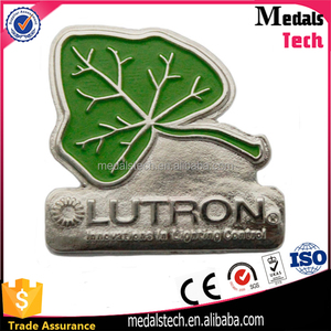 Znic material de aleación de metal verde hojas forma el nombre de <span class=keywords><strong>la</strong></span> empresa insignia con pin de seguridad - Product Image 2