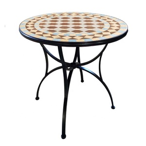 Ensemble <span class=keywords><strong>de</strong></span> bistrot 3 pièces <span class=keywords><strong>avec</strong></span> <span class=keywords><strong>table</strong></span> ronde à motif géométrique <span class=keywords><strong>en</strong></span> damier blanc et <span class=keywords><strong>plateau</strong></span> <span class=keywords><strong>en</strong></span> carrelage <span class=keywords><strong>céramique</strong></span> pour usage extérieur sur terrasse - Product Image 1