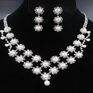 Conjunto de joyería nupcial de la India, superventas, collar de pendientes de cristal con perlas de imitación baratas