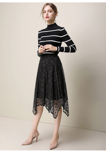 Maglione a righe <span class=keywords><strong>bianche</strong></span> e nere lavorato a maglia su misura per le donne - Product Image 4