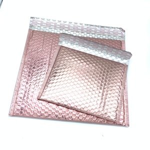 Gros flocon de neige bulle mailer enveloppes plus petit rembourré petit métallique mailers - Product Image 5