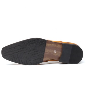 Vendita calda prezzo a buon mercato cina fabbrica stile classico per il tempo libero pu materiale superiore scarpe eleganti da uomo casual