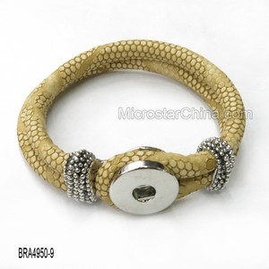 Gros hot date Interconvertible Pu en cuir Snap Bracelet - Product Image 1