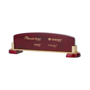 <span class=keywords><strong>Plaque</strong></span> pour <span class=keywords><strong>bureau</strong></span> en bois de cerise brillant à personnaliser, 1 pièce, d'épaule, couleur or - Product Image 1