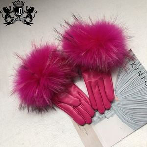 <span class=keywords><strong>Gants</strong></span> en cuir en gros d'usine avec bordure en fourrure de raton laveur, <span class=keywords><strong>gants</strong></span> en cuir pour <span class=keywords><strong>femme</strong></span> avec garniture en fourrure - Product Image 4