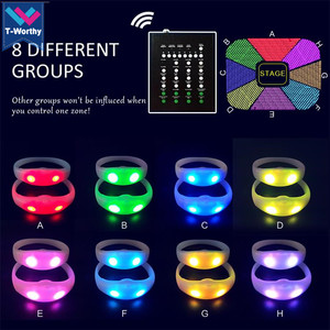 T-xứng đáng với Sản Phẩm Mới Đài Phát Thanh Điều Khiển Led Dây Đeo Cổ Tay Bên Ủng Hộ Đám Cưới Led Dây Đeo Cổ Tay Điều Khiển Bán Buôn - Product Image 5