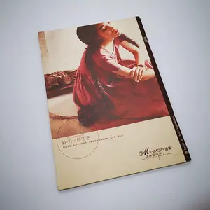 Guangzhou a todo color personalizado revista mensual de impresión de libro de empresa