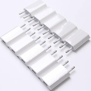 <span class=keywords><strong>อะ</strong></span><span class=keywords><strong>แด</strong></span><span class=keywords><strong>ป</strong></span><span class=keywords><strong>เตอร์</strong></span>แ<span class=keywords><strong>ป</strong></span>ลงไฟแบบเสียบผนัง C-Power AU ชนิด USB สีขาว สำหรับใช้ในบ้าน รองรับไฟ DC 5V 1A ได้รับการรับรองมาตรฐาน CE และ FCC รับประกัน 3 <span class=keywords><strong>ป</strong></span>ี สำหรับ iPhone และ <span class=keywords><strong>Samsung</strong></span> - Product Image 3