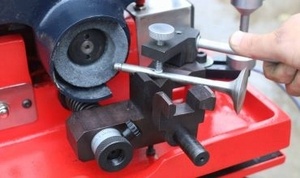 Smerigliatrice per valvole TENDTOOL TVR100, rettificatrice per valvole, macchina per la rettifica di valvole in vendita - Product Image 3