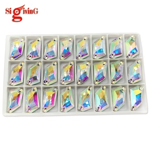 Diamantes de imitación de cristal ostentosos Flatback Crystal K9 De-art Shape Rhinestone Coser en piedra con 2 agujeros Piedras traseras planas para bolsas de ropa de baile - Product Image 1