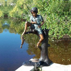 Estatua <span class=keywords><strong>de</strong></span> <span class=keywords><strong>bronce</strong></span> <span class=keywords><strong>de</strong></span> pesca para niño pequeño sentado al aire libre - Product Image 2