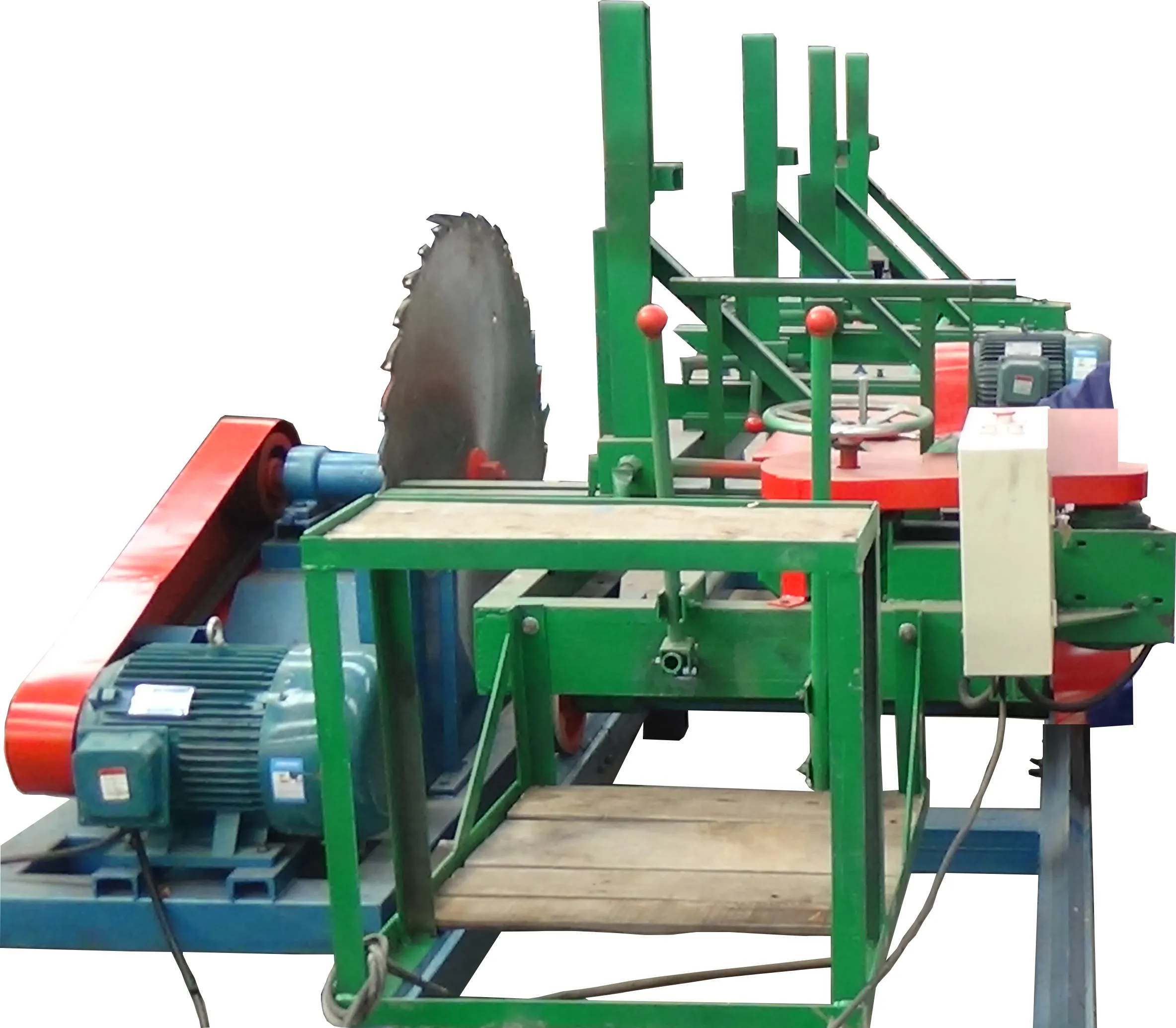 Circular sawmill sawing machine with log carriage