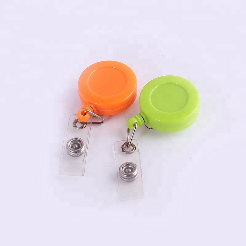 Рекламный yoyo пластиковый выдвижной Бейдж катушка с поворотным зажимом оптовая продажа