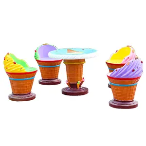 Hielo crema decoración de la tienda de muebles de fibra de vidrio de cono de helado de silla y mesa para al aire libre