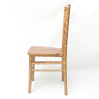 Empilable en bois massif chaise de mariage avec des ceintures