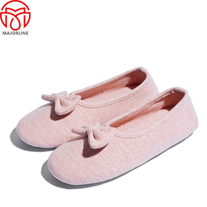 OEM Logo personnalisé intérieur maison pantoufles unisexes TPR semelle extérieure en caoutchouc hiver maison pantoufle plate <span class=keywords><strong>ballerine</strong></span> pantoufles en peluche pour les femmes - Product Image 3