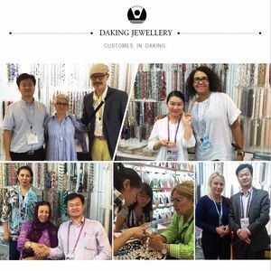 Broche de Perlas Grandes de Bisutería para Niñas - Product Image 6