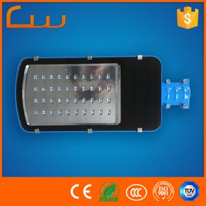 La mejor calidad <span class=keywords><strong>6</strong></span> m puestos 30 w solar <span class=keywords><strong>calle</strong></span> LLEVÓ la lámpara de iluminación de hierro fundido con fotocélula - Product Image 2