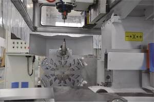 Husillo HSD de 4 ejes, centro de mecanizado cnc para trabajos de perforación y fresado de perfiles de aluminio - Product Image 3