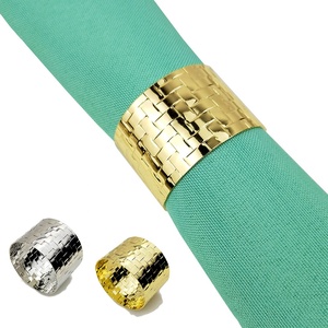 Anelli <span class=keywords><strong>Portatovaglioli</strong></span> BGN Eco-Friendly <span class=keywords><strong>in</strong></span> Oro e <span class=keywords><strong>Argento</strong></span> con Design Moderno Intrecciato per Cerimonie di Laurea - Product Image 1