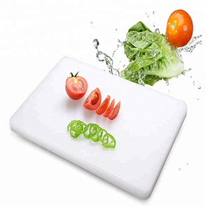 Planche à découper carrée en HDPE mince antidérapante pour la cuisine, avec certification CE/EU - Product Image 1
