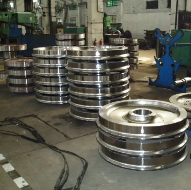 Train wheel for freight wagon