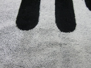 Logo lujo relieve blanco <span class=keywords><strong>y</strong></span> negro playa Logotipo de toalla - Product Image 5