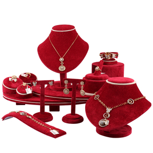 Fsd nhà máy tùy chỉnh <span class=keywords><strong>High</strong></span> <span class=keywords><strong>End</strong></span> trang sức hiển thị Stand <span class=keywords><strong>Set</strong></span> bán buôn nhung trang sức hiển thị cá nhân thiết kế trang sức hiển thị - Product Image 1