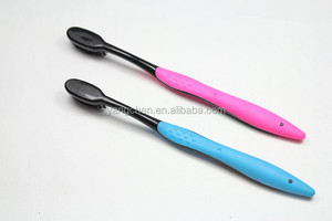 Brosse à dents manuelle pour adultes à poils souples en charbon de bambou le <span class=keywords><strong>plus</strong></span> populaire Paquet OEM Livraison rapide Usine directe - Product Image 4