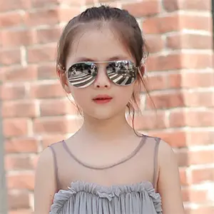儿童漂亮护目镜女孩合金太阳眼镜时尚男孩女孩儿童经典复古可爱太阳眼镜时尚金属太阳眼镜可爱