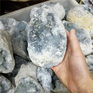 أجزاء أرضية من الكريستال الأزرق الطبيعي سليسيت بالجملة أجزاء أرضية من الكوارتز الخشن للزينة - Product Image 5