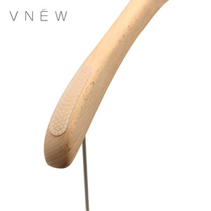 Ensemble de cintres personnalisés en bois naturel + pinces en métal Cintre en bois avec pinces - Product Image 6