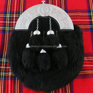 Vestido completo Kilt Sporran de piel de conejo negro con 5 borlas y diferentes canteles K & R Brothers modelo para uso escocés - Product Image 1
