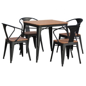Tavolo da Caffè in Ferro Battuto Decorativo Industriale per 4 Persone e Sedia in Legno e <span class=keywords><strong>Plastica</strong></span> per Uso Commerciale - Product Image 1